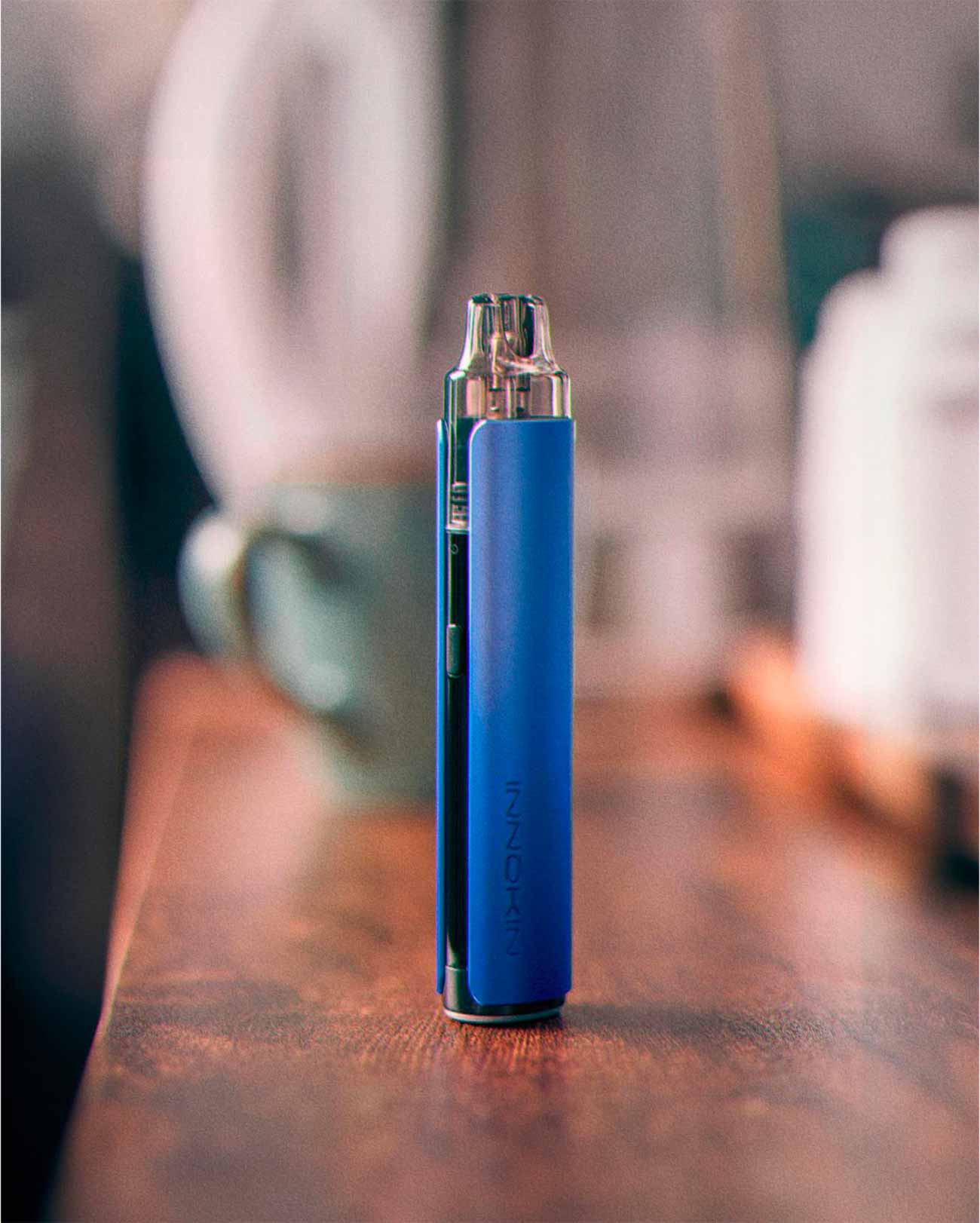 photo pod Innokin Arcfire bleu sur une table