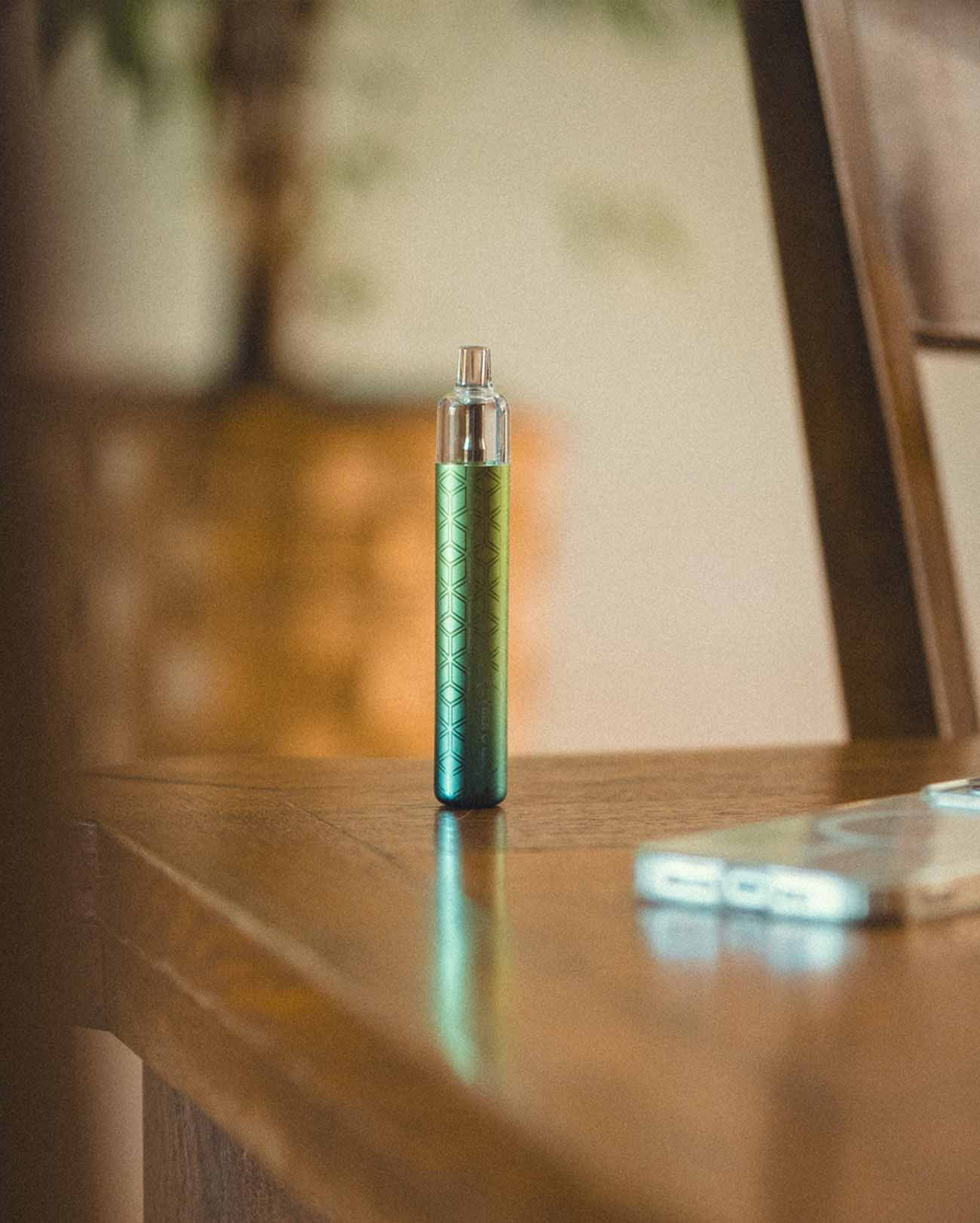 E-cigarette fine et discrète Aspire Cyber G Slim Metal vert dégradé sans réglage