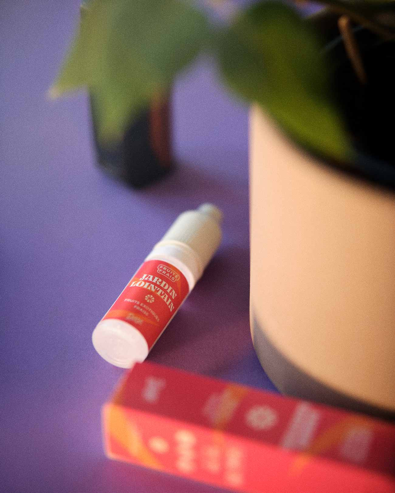 E-liquide fruité frais 10 ml Daze Jardin Lointain saveur fruits exotiques ananas mangue fraise et fraicheur fabriqué en France