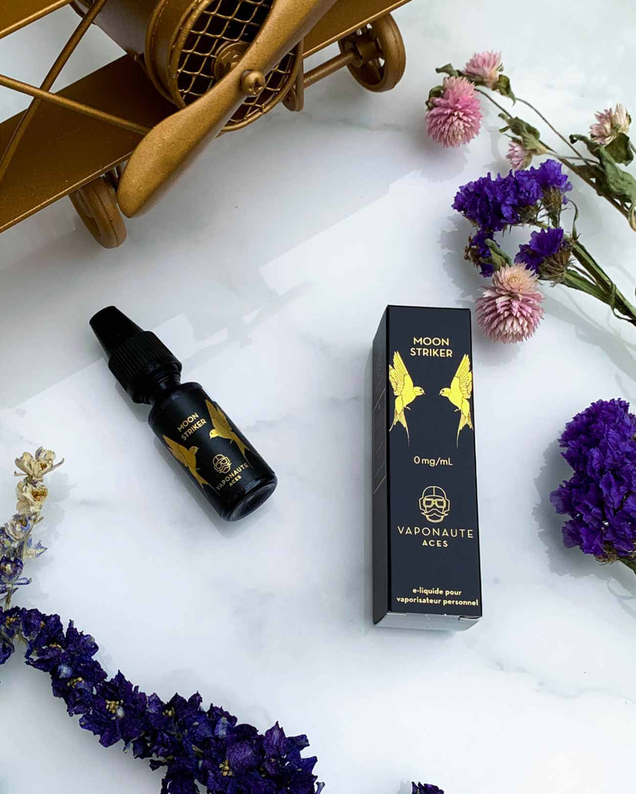 Embarquez à bord du Moonstriker, un e-liquide mêlant classic blond et brun et d'une touche de banane caramélisée.