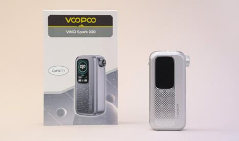 La box Vinci Spark 220 de Voopoo embarque deux accus 18650 dans un petit format.
