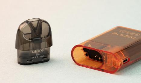 La petite cigarette électronique Minican Plus Aspire s'utilise avec des cartouches remplissables