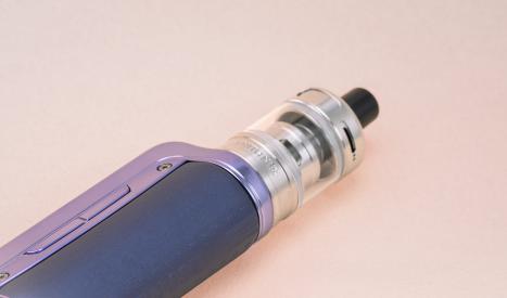 Le kit Coolfire Z80 Nex fonctionne avec le clearomiseur Zenith Nex