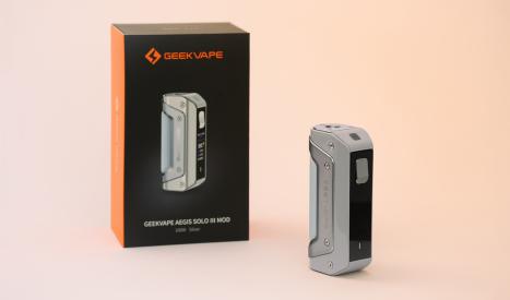La box GeekVape Aegis Solo 3 18650 avec un design ultra travaillé