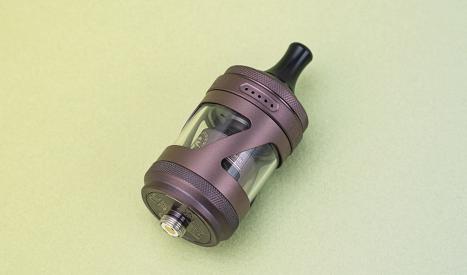 Le clearo Z Nano MTL Geekvape est costaud et imposant