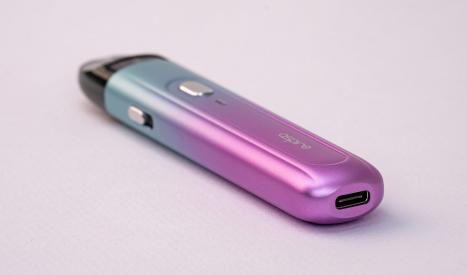 Chargement ultra rapide du pod à la mode Aspire Flexus Q via son port USB-C 3 A.