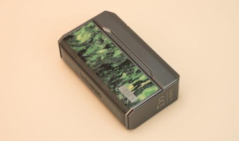 La box Voopoo Drag 4, un modèle de vape massif et racé.