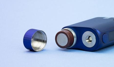 La batterie de cigarette électronique Vaporesso Swag 2 est compatible avec un accumulateur 18650