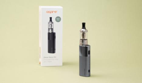 Packaging et kit Zelos Nano, une vapote chic et élégante pour vapoter avec classe