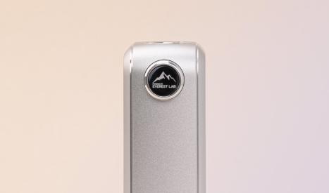 La box Voopoo Vinci Spark 220 a une molette qui fait réglage et bouton fire