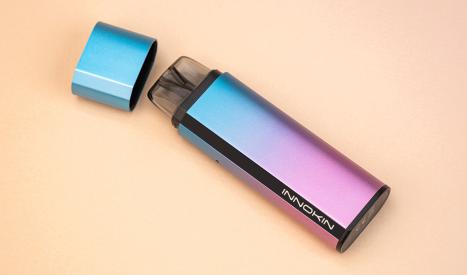 La cigarette électronique Innokin Klypse possède un bouchon magnétique pour le refermer comme un stylo et rester propre et hygiénique 