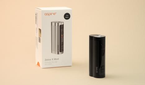 La box Aspire Zelos X et sa boîte packaging. C'est un mod pratique, élégant et facile à utiliser.