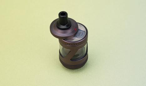 Le clearomiseur Z Nano MTL Geekvape contient jusqu'à 4 ml de produit