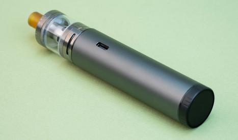 Le kit Innokin EZ Tube, un format de cigarette électronique populaire.