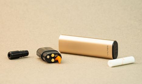 Le pod Vilter, sa cartouche aimantée facile à remplir et ses 2 types de filtres pour reproduire la cigarette
