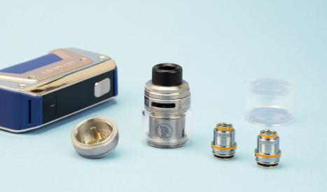 Le kit GeekVape Aegis Legend 3 avec l'atomiseur Z Fli pour un tirage très aérien