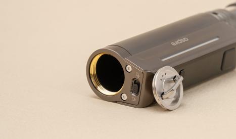 Le kit Aspire Zelos X80 fonctionne avec des batteries interchangeables 18650